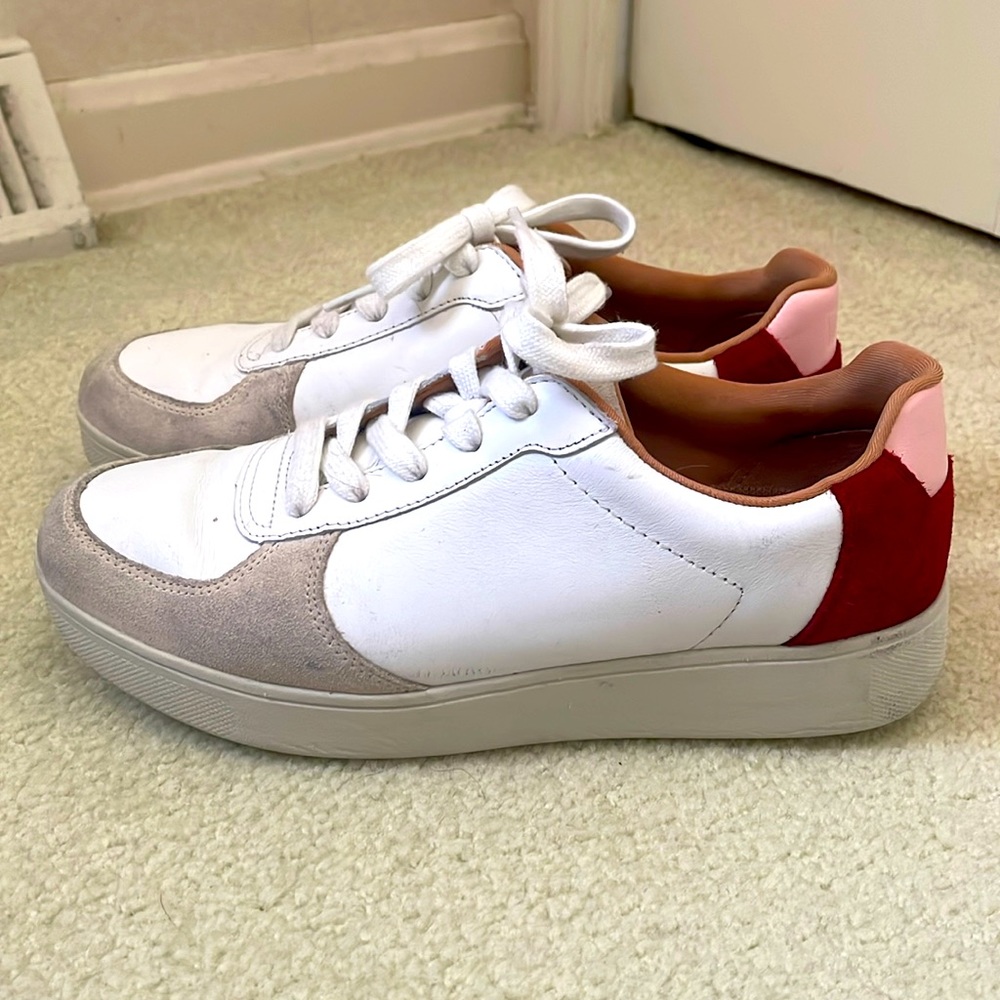 Fitflop rally leather suede panel sneakers Sz 6.5 white w/ pink red accents